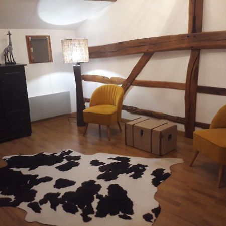 Maison de campagne avec cheminée et extérieur La Neuville-aux-Bois Extérieur photo