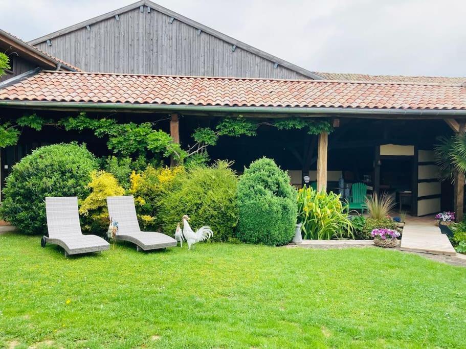 Maison de campagne avec cheminée et extérieur La Neuville-aux-Bois Extérieur photo