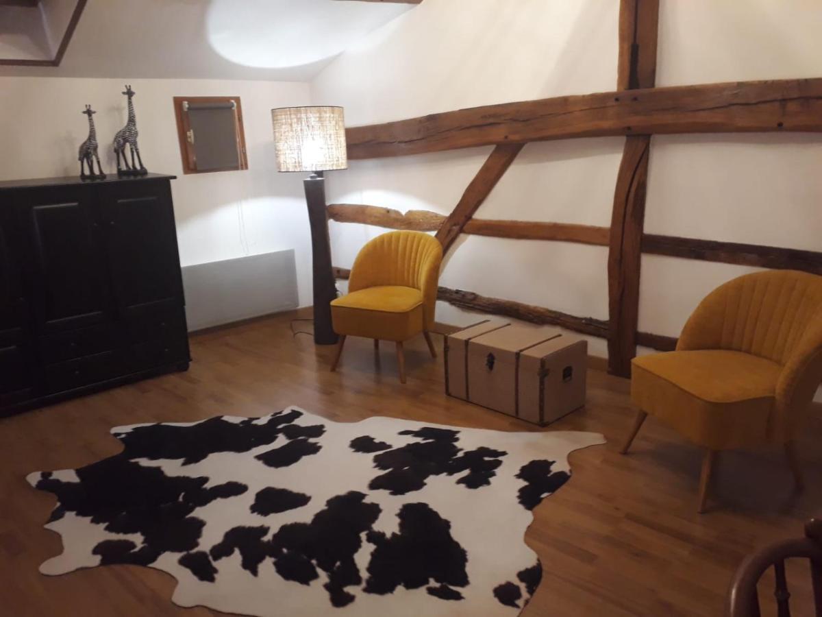 Maison de campagne avec cheminée et extérieur La Neuville-aux-Bois Extérieur photo