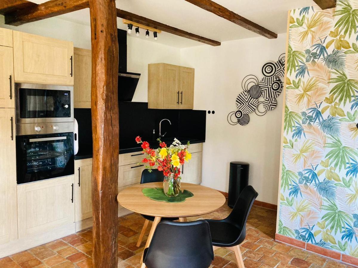 Maison de campagne avec cheminée et extérieur La Neuville-aux-Bois Extérieur photo