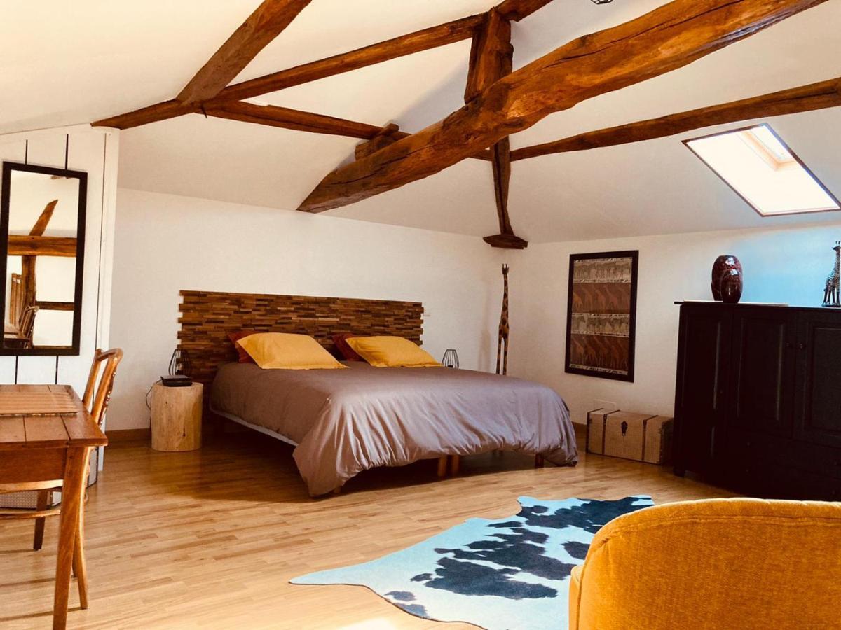 Maison de campagne avec cheminée et extérieur La Neuville-aux-Bois Extérieur photo